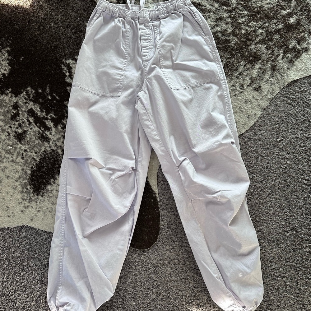 Abercrombie & Fitch Lavender Cargo Pants – Size XS